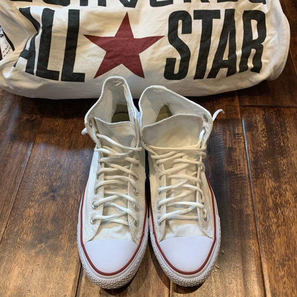 white converse gym